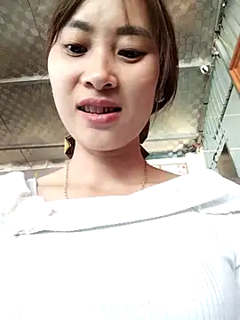 Em xinh01 online show from November 2025 06:15:01 AM