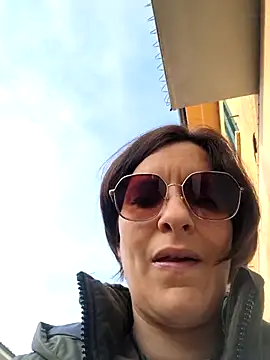 Piediniecollant online show from March 2026 07:21:01 AM