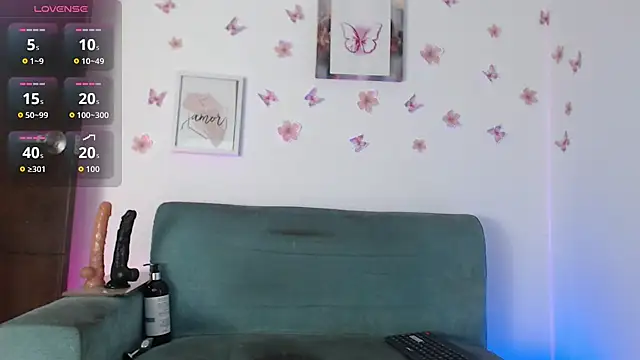 Snapshot of evelinmartinez chatting on July 2026 08:11:01 PM evelinmartinez online show from July 2026 08:11:01 PM