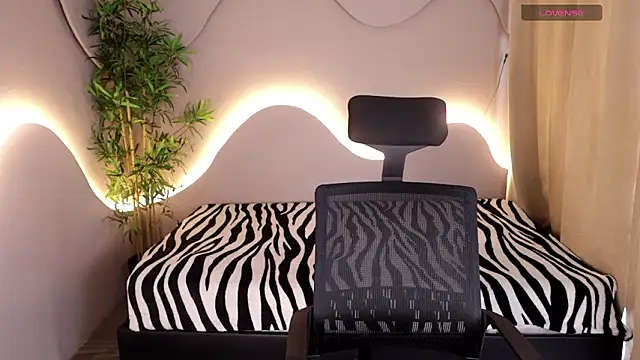 Snapshot of Meganpeach_ chatting on February 2026 02:22:01 PM Meganpeach online show from February 2026 02:22:01 PM