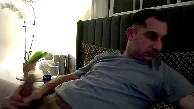 ckraiders84 online show from April 2026 03:38:01 AM