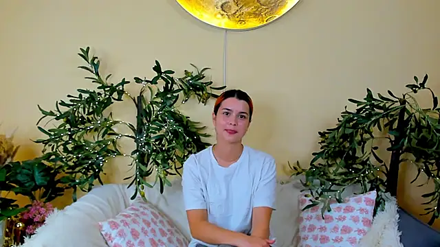 Snapshot of SharieTenuta chatting on October 2025 10:06:01 AM SharieTenuta online show from October 2025 10:06:01 AM