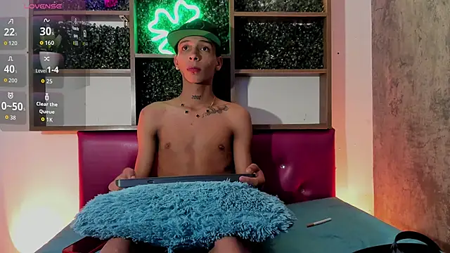 Max Steell online show from November 2025 03:38:01 AM