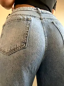 Catalina244 online show from October 2025 08:09:02 PM