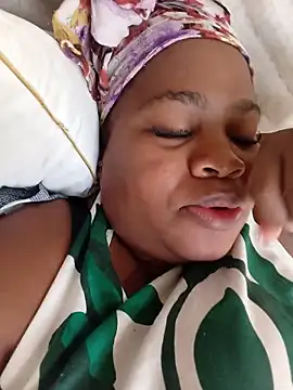 Snapshot of ThickLeeyanaXX chatting on May 2026 07:06:01 AM ThickLeeyanaXX online show from May 2026 07:06:01 AM