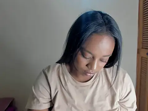 Snapshot of _Chaina chatting on December 2025 11:42:01 PM Chaina online show from December 2025 11:42:01 PM