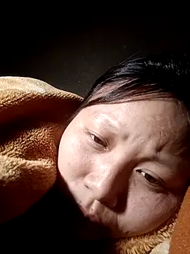 yoyo-mi online show from November 2025 02:11:02 AM