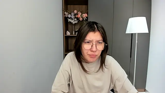 Snapshot of VickieChantos chatting on October 2025 05:09:02 AM VickieChantos online show from October 2025 05:09:02 AM