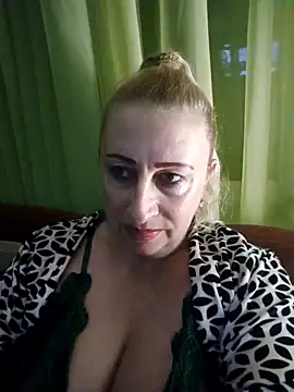 Esenia505 online show from November 2025 05:48:02 PM