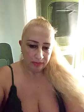 Esenia505 online show from November 2025 09:11:01 AM