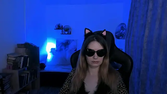 AleksaLaurent online show from November 2025 08:39:02 AM