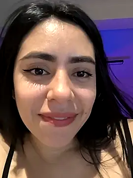 Sara-215 online show from December 2025 01:33:02 AM