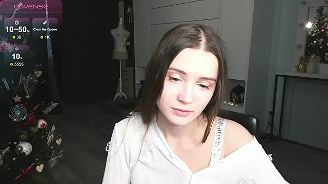 Hana Flo  online show from January 2026 02:44:02 PM