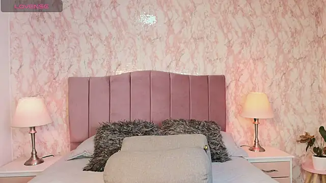 Snapshot of Megannn__21 chatting on October 2025 03:02:01 PM Megannn  21 online show from October 2025 03:02:01 PM