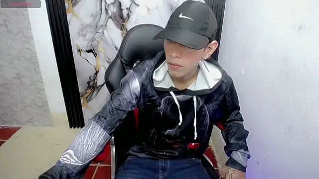 The latin boy online show from December 2025 02:39:01 AM