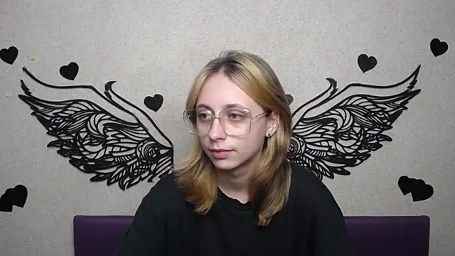 TracyLll online show from November 2025 11:53:02 AM