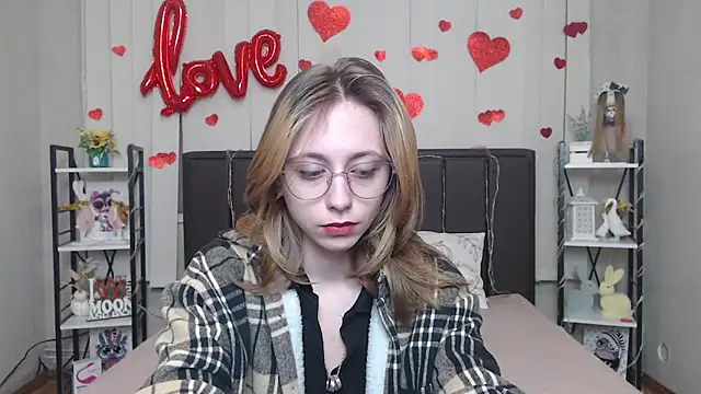 TracyLll online show from February 2026 06:58:02 AM