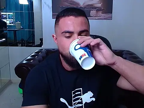 HayesWood online show from December 2025 05:38:02 AM