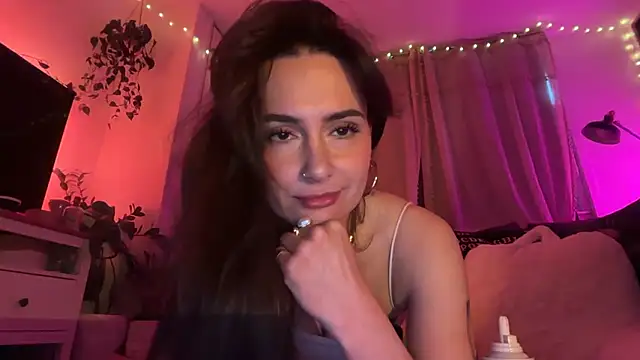 SpicyLunaaa online show from May 2026 01:27:02 PM