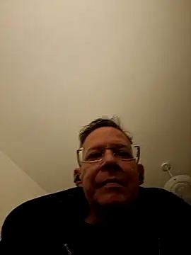 Snapshot of English1976 chatting on October 2025 06:54:02 PM English1976 online show from October 2025 06:54:02 PM