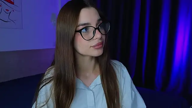 Snapshot of LauraHansil chatting on May 2026 07:08:01 PM LauraHansil online show from May 2026 07:08:01 PM