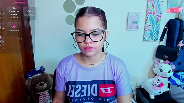 Emma boo online show from November 2025 04:44:01 PM