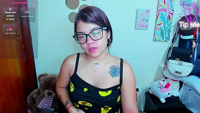 Emma boo online show from December 2025 04:02:01 PM