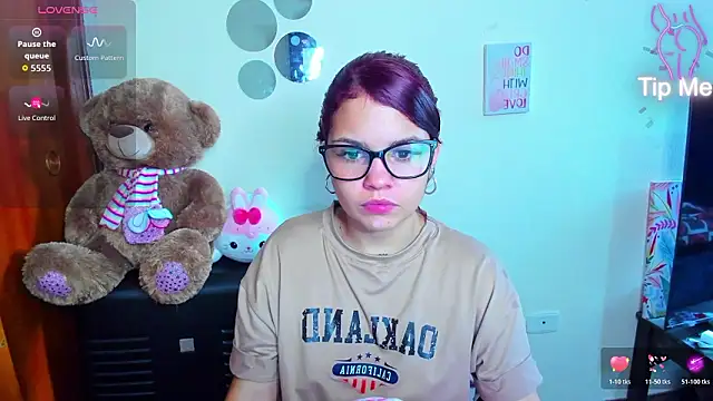 Emma boo online show from March 2026 04:18:01 PM