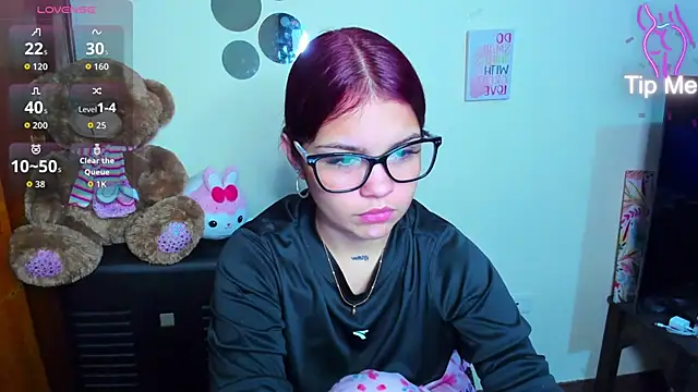 Emma boo online show from March 2026 04:50:02 PM