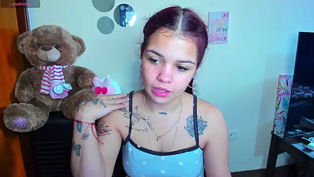 Emma boo online show from April 2026 02:43:01 PM