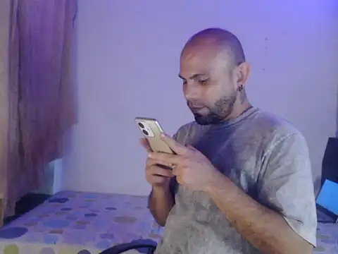 Snapshot of marek_secrett chatting on November 2025 08:41:02 PM marek secrett online show from November 2025 08:41:02 PM