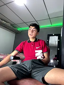 Snapshot of MathieuAGT chatting on November 2025 11:51:01 PM MathieuAGT online show from November 2025 11:51:01 PM