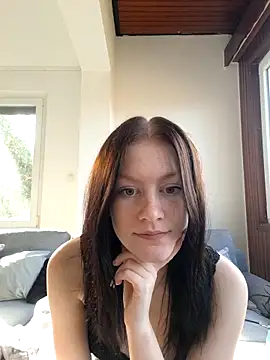 Snapshot of SweetAlice19 chatting on November 2025 10:58:01 AM SweetAlice19 online show from November 2025 10:58:01 AM