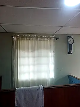 Isa-Giraldo online show from November 2025 12:37:02 PM