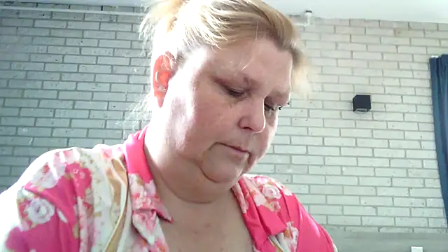 Sylviastar46 online show from April 2026 08:07:01 AM