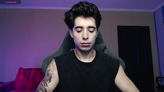 Yofukashii online show from December 2025 05:15:02 AM