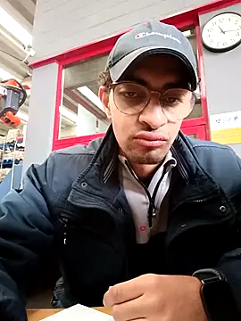 Snapshot of KaTorino chatting on October 2025 09:43:01 AM KaTorino online show from October 2025 09:43:01 AM