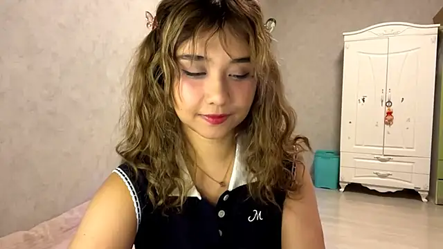 Snapshot of LovelyLara chatting on October 2025 06:08:01 PM LovelyLara online show from October 2025 06:08:01 PM