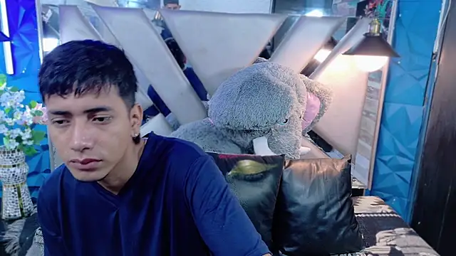 darwinandbrayann online show from December 2025 03:49:02 AM