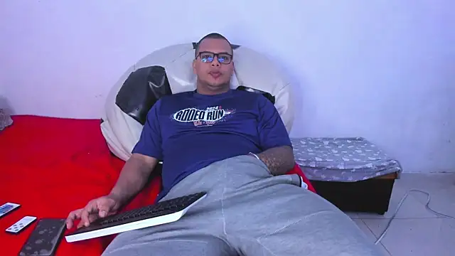 LucassFoster online show from December 2025 10:26:02 PM