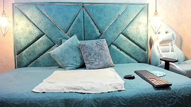 EXOTIC TRANS online show from November 2025 12:45:02 PM