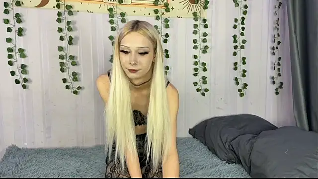 EvaSteinberg online show from November 2025 08:07:02 PM