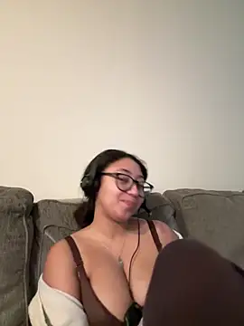 minha baby online show from December 2025 10:14:01 PM