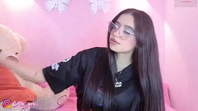 Little arii online show from May 2026 07:11:01 PM