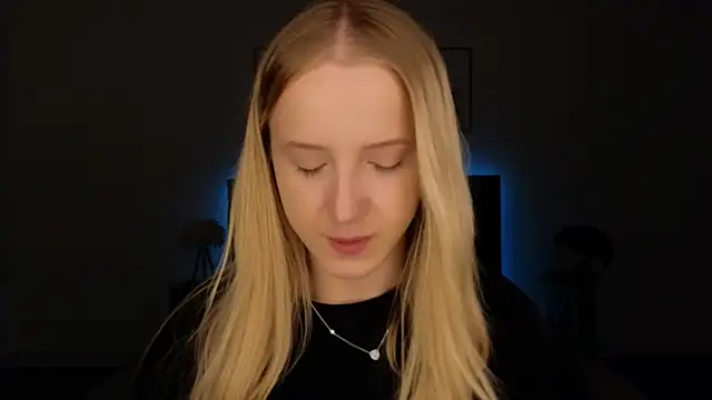 Snapshot of adele_armass chatting on May 2026 08:47:01 PM adele armass online show from May 2026 08:47:01 PM
