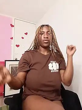 EvonyFoxxx online show from March 2026 05:44:01 AM