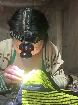 Snapshot of bi-bo123 chatting on December 2025 01:20:02 PM bi-bo123 online show from December 2025 01:20:02 PM