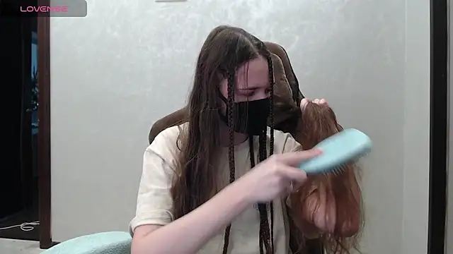 ZlatoslavaLo online show from December 2025 09:40:01 AM