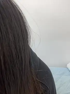 Snapshot of emiri_da_nyan chatting on May 2026 05:26:02 AM emiri da nyan online show from May 2026 05:26:02 AM