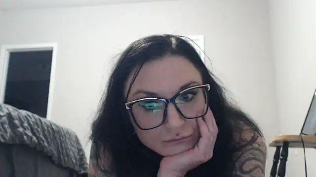 Holyplastic online show from November 2025 02:11:01 AM